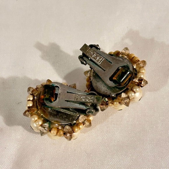 SOLD Vintage HOBE Signed Clip on Earrings Pearl Turquoise - Picture 4 of 4